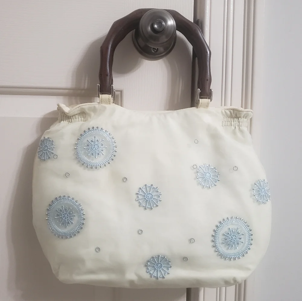 Vintage-inspired Embroidered Handbag - Picture 3 of 5